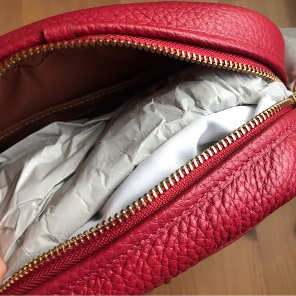 ❤️Coach Camera Bag In Signature Canvas With Heart Print - Picture 13 of 16